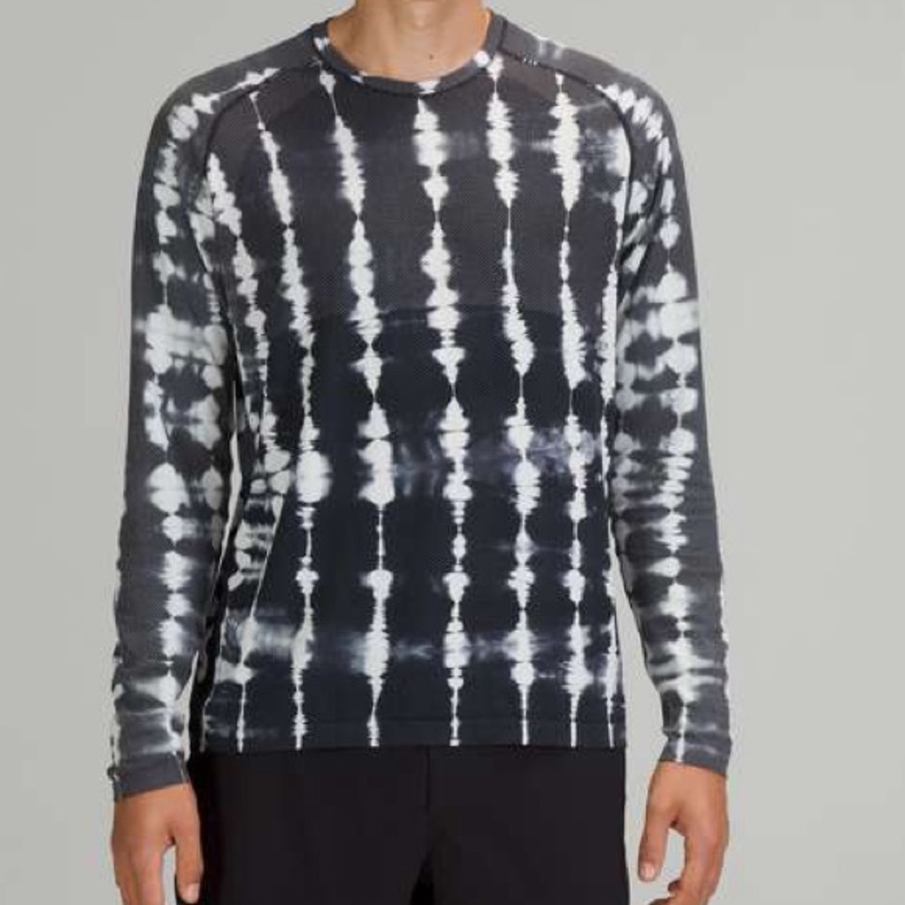 Lululemon Metal Vent Tech Long Sleeve Shirt 2.0
Shibori Dye Medium M